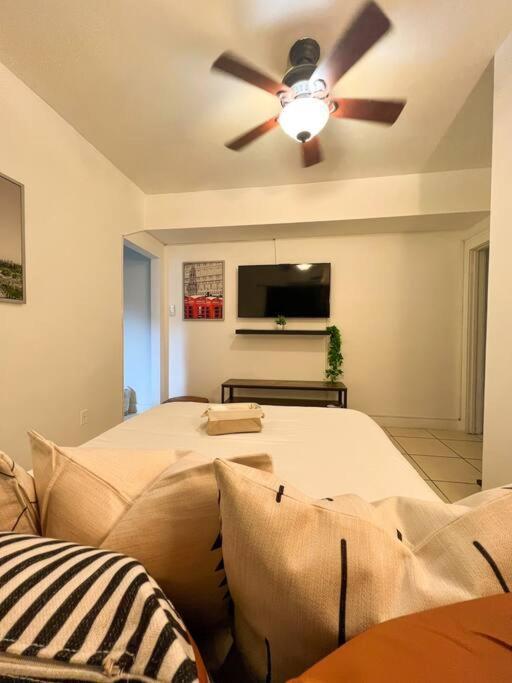 Cozy 1-Bedroom Rental In Miami Exterior foto